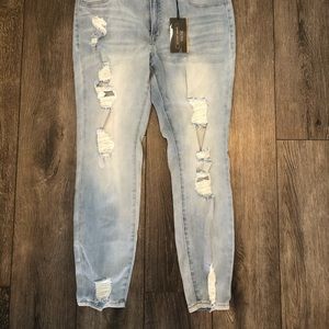 Refuge Light Wash Distresses Jeans